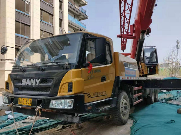 鄭州租賃吊車(chē)是不是要先找附近的吊車(chē)